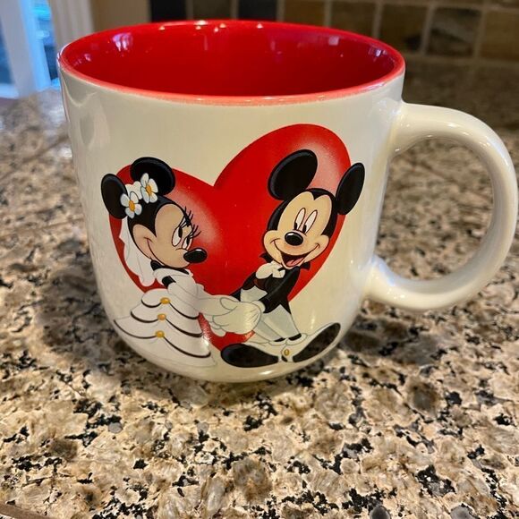 Disneyland Exclusive Paris Minnie and Mickey Wedding Celebration Cup Thailand - Picture 11 of 12